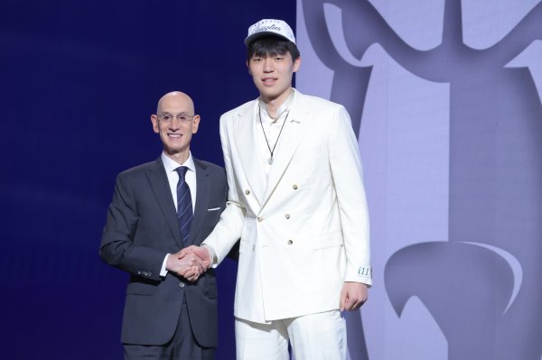 杨汉森的第16场演出☎️ 今年NBA选秀的胜者和败者正在热烈