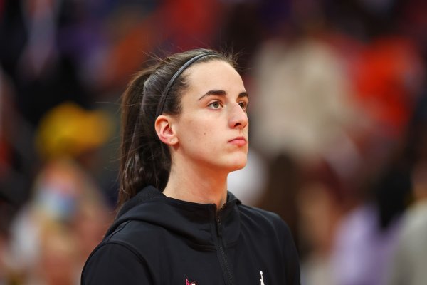 📉克拉克宣布缺席后WNBA明星赛最低票价从121美元跌至64