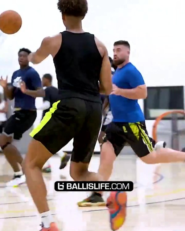 美媒晒法里埃德劲爆视频：还能在NBA打一打