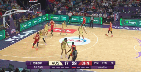 翻身大后仰！王俊杰再次中距离翻身跳投单吃