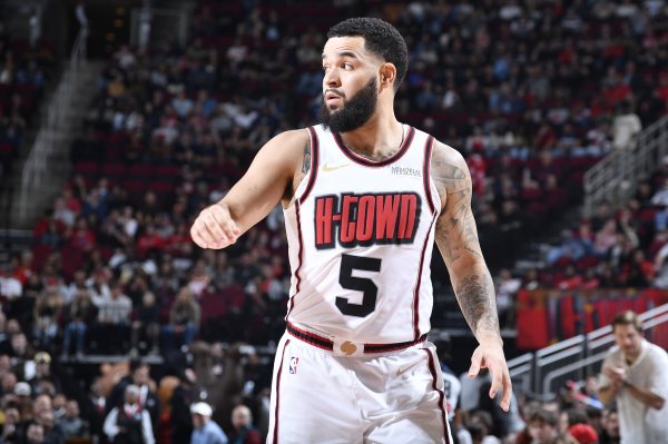 差异明显！今年季后赛火箭攻击  效率：范乔丹在场115.3 