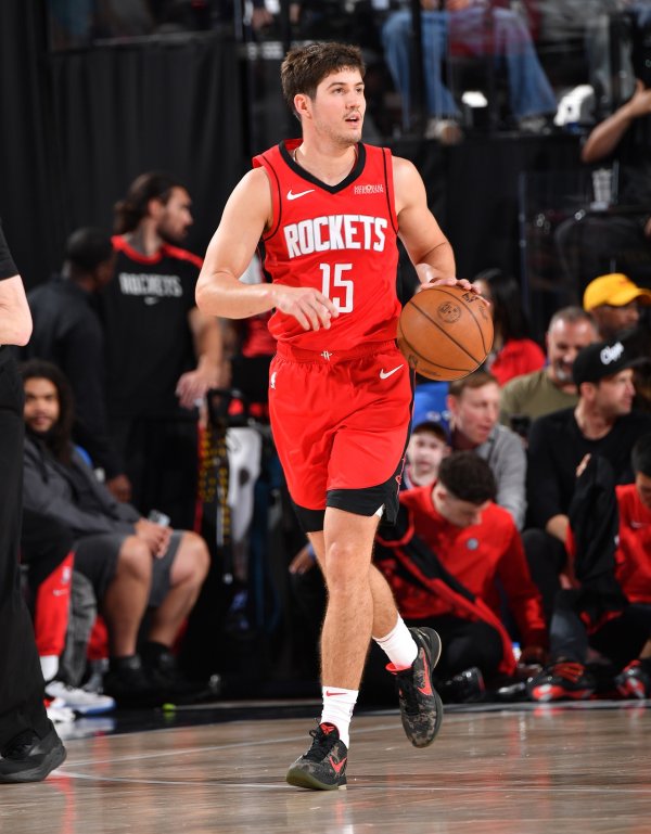 名记：火箭季前赛将更多安排谢泼德&阿门当控卫 KD申