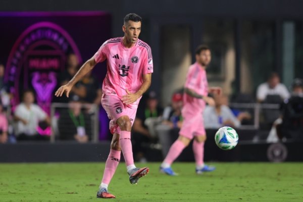 马斯切拉诺：布斯克茨赛季末退役？不知道真假，没官方决定