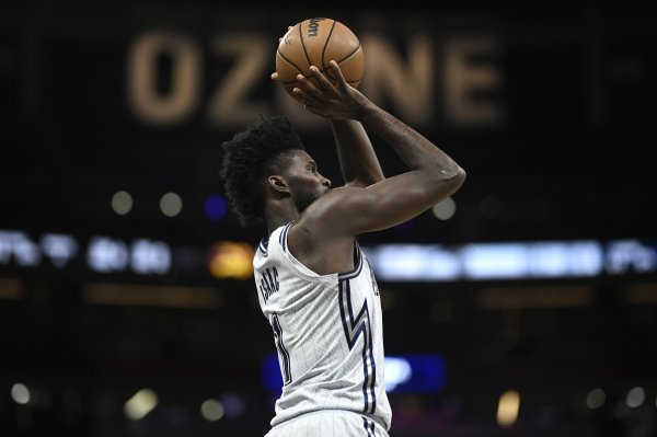 艾萨克：新赛季的目标是打满82场 休赛期我减重了一些