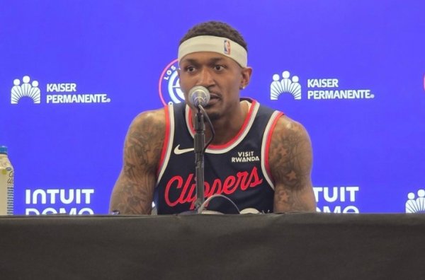 比尔：与哈登这种顶级控卫协同  让我兴奋 以前我也搭档过沃尔