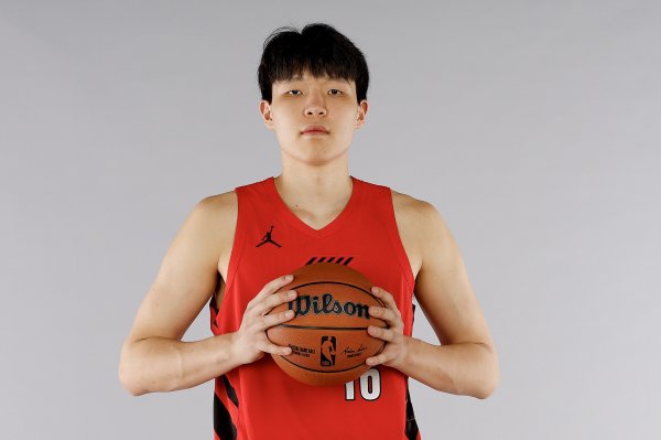 杨瀚森：能站在NBA已非常荣幸且开心 新秀赛季目标是打好每场