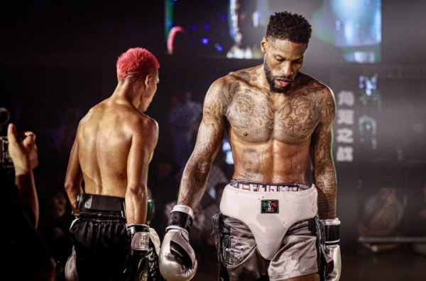 🥊角笼之战第四战：恶鼠鼻部血流不止遭TKO战平威姆斯🩸