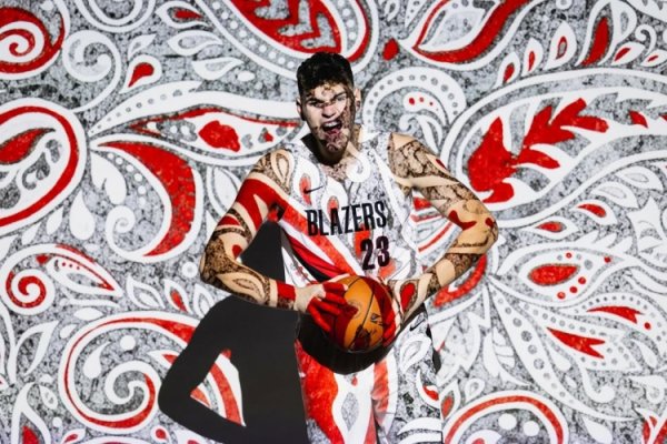 开拓者杆位五号位？克林根社媒晒颜色绚烂的定妆照：NBA第二年