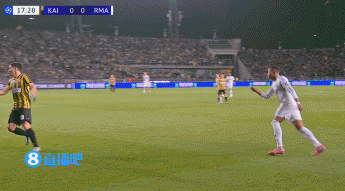 弗兰-加西亚倒三角传中，居勒尔迎球打门被封堵