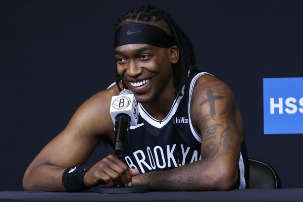 运动活动    战百分百命中！曼恩半场5投5中&三分