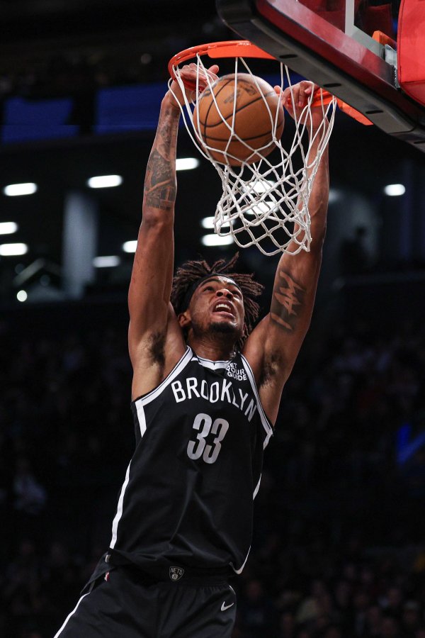 开发远投了？克拉克斯顿上半场7中5砍11+8 外线1中1