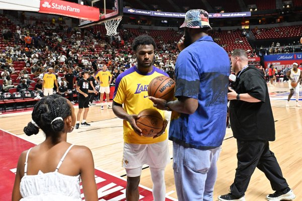 夸梅：布朗尼不像NBA球员&没篮没防卫  没身高 更