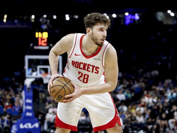 打完半场就下班！申京出战17分钟 7中5&7罚全中砍