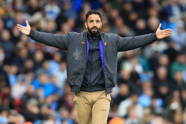 哈格里夫斯：343阵形  本身并没有错；曼联缺少范迪克这种绝