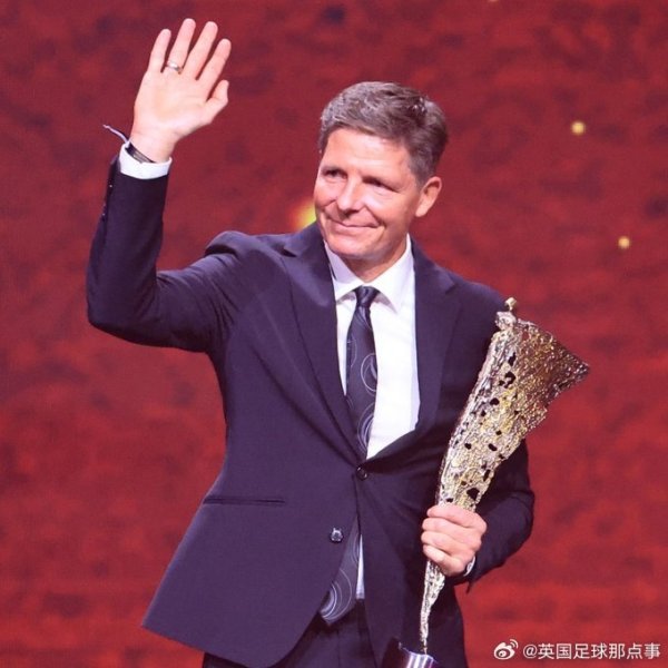 再添一个奖杯！水晶宫主帅格拉斯纳被评为奥地利年度最佳指导教练