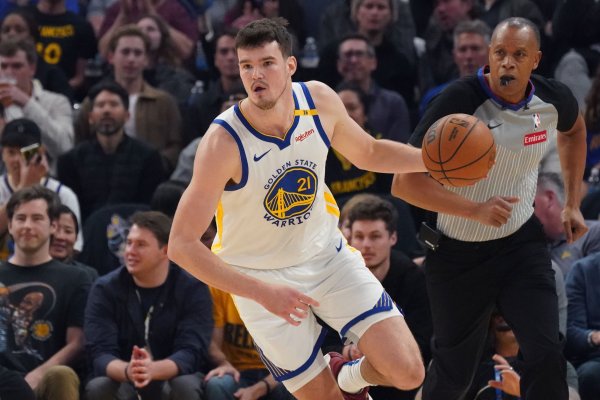 波斯特：波杰姆斯基一直都很出色 打球非常自信 练习  非常刻