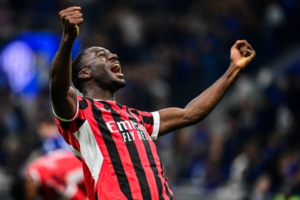 福法纳：米兰必须以意甲第一名  为信念；莱奥保持正确心态时无