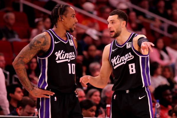 美记：国王后场有威少/德罗赞/拉文/施罗德/蒙克 不懂他们想