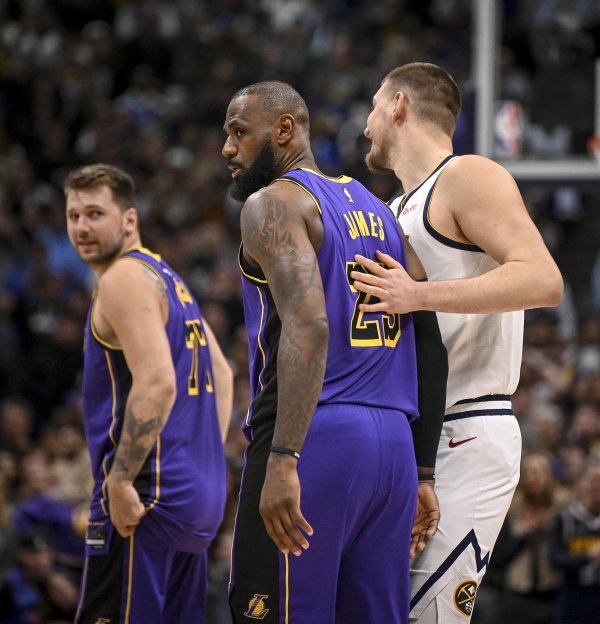 现役球员中有6人获得过至少60次三项数据上双 仅约基奇效力于非加州球队