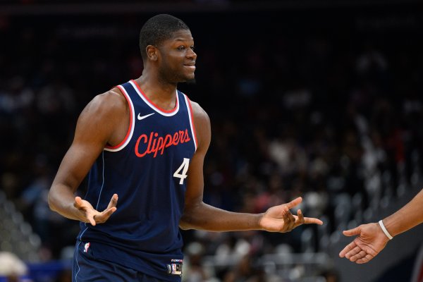 班巴加盟贝尔格莱德游击&年薪超200万美元 中国有球