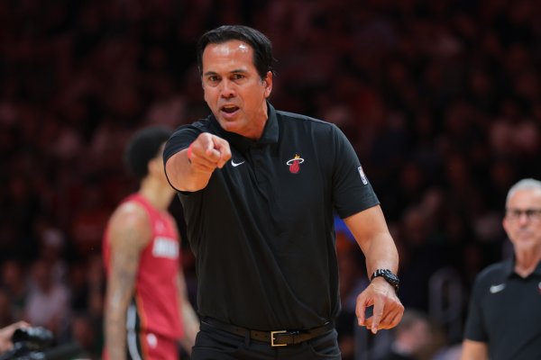 斯波：揭幕战的杆位我们会想清楚的 现在我们还有时间