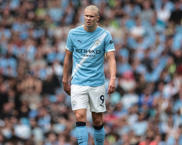 记者：哈兰德渴望为皇马效力，但维尼修斯不走他不太可能加盟