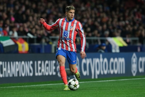 世体：小西蒙尼进步明显，他成为马竞阵中最具决定性的球员之一