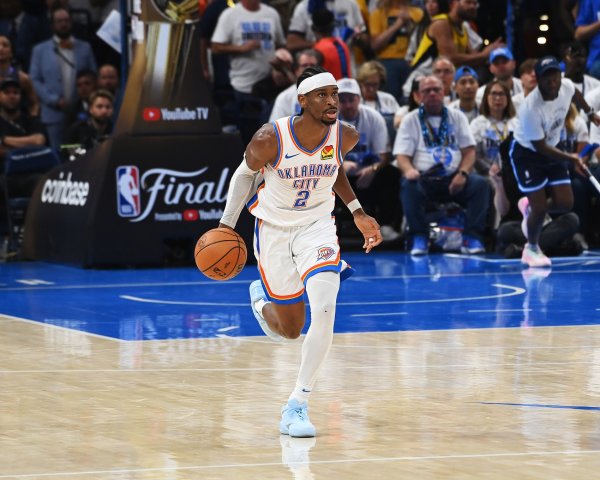 蝉联第一名    第一名   蓄势待发！雷霆杆位：SGA+多