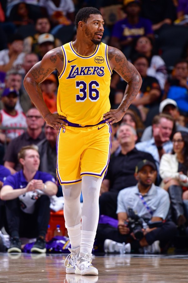 湖记吐槽：斯玛特假摔表演是我本季最期待的 夸张程度堪比贝弗利