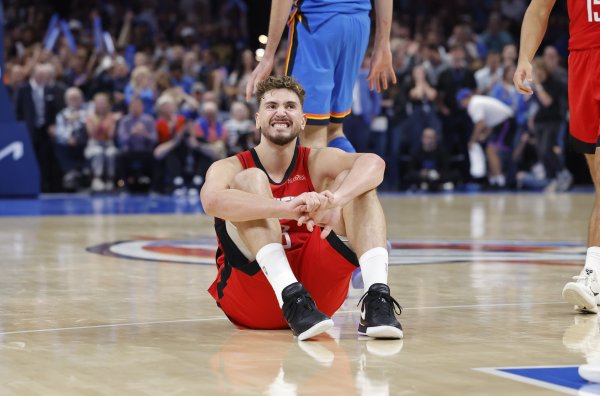 申京：这是我第五个NBA赛季&经验更多了 关键时刻要