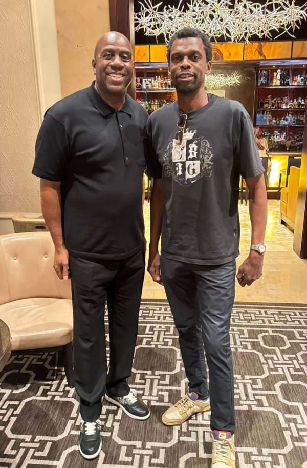 魔术师：在文班昨天大迸发  前 我和他的父亲费利克斯共度时光